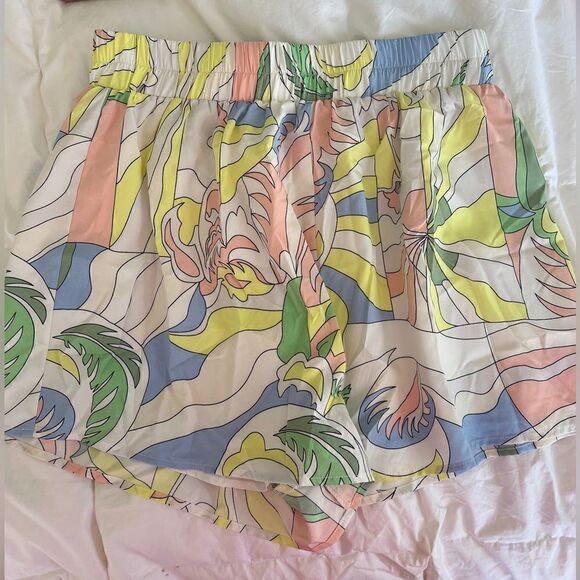 Bright Floral Shorts - Picture 3 of 3